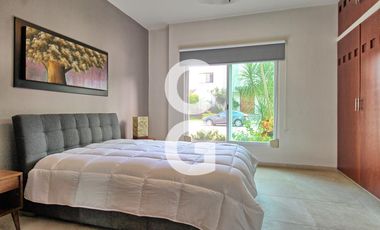 Casa en Venta en Cancun en Residencial Villa Magna con Alberca y Jardín