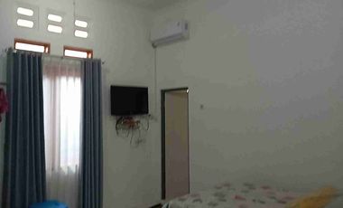 DIJUAL RUMAH SEMI VILLA LUAS TANAH 1001 M2 DIPURWAKARTA
