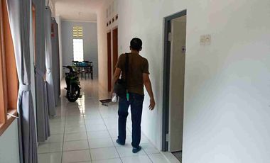 DIJUAL RUMAH SEMI VILLA LUAS TANAH 1001 M2 DIPURWAKARTA