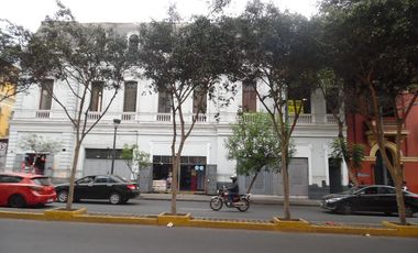 CASA EN EXCELENTE ZONA COMERCIAL – CERCADO DE LIMA