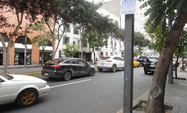 CASA EN EXCELENTE ZONA COMERCIAL – CERCADO DE LIMA