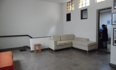 CASA EN EXCELENTE ZONA COMERCIAL – CERCADO DE LIMA