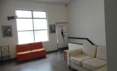 CASA EN EXCELENTE ZONA COMERCIAL – CERCADO DE LIMA