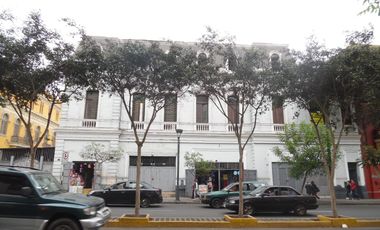 CASA EN EXCELENTE ZONA COMERCIAL – CERCADO DE LIMA