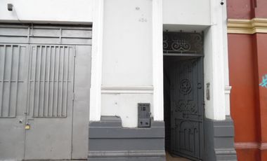 CASA EN EXCELENTE ZONA COMERCIAL – CERCADO DE LIMA