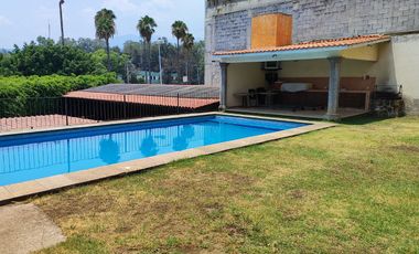 Preciosa casa de 263 m2 con 4 recámaras ubicada sobre Av. Domingo Diez, Col. Chamilpa, Cuernavaca Mor.