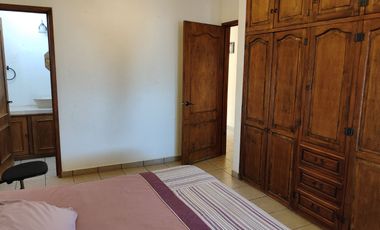 Preciosa casa de 263 m2 con 4 recámaras ubicada sobre Av. Domingo Diez, Col. Chamilpa, Cuernavaca Mor.