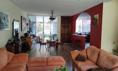 Preciosa casa de 263 m2 con 4 recámaras ubicada sobre Av. Domingo Diez, Col. Chamilpa, Cuernavaca Mor.