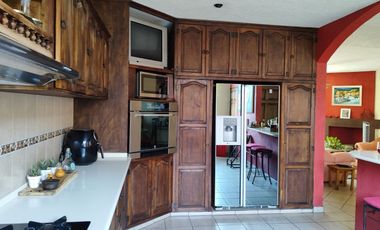 Preciosa casa de 263 m2 con 4 recámaras ubicada sobre Av. Domingo Diez, Col. Chamilpa, Cuernavaca Mor.