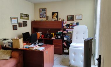 Preciosa casa de 263 m2 con 4 recámaras ubicada sobre Av. Domingo Diez, Col. Chamilpa, Cuernavaca Mor.