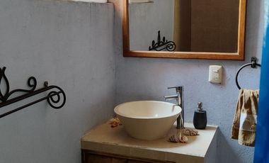 Preciosa casa de 263 m2 con 4 recámaras ubicada sobre Av. Domingo Diez, Col. Chamilpa, Cuernavaca Mor.