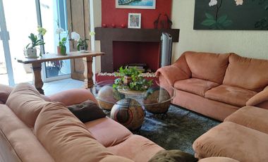 Preciosa casa de 263 m2 con 4 recámaras ubicada sobre Av. Domingo Diez, Col. Chamilpa, Cuernavaca Mor.