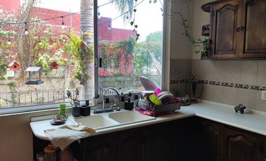 Preciosa casa de 263 m2 con 4 recámaras ubicada sobre Av. Domingo Diez, Col. Chamilpa, Cuernavaca Mor.