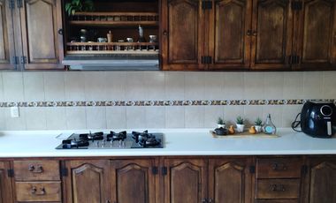 Preciosa casa de 263 m2 con 4 recámaras ubicada sobre Av. Domingo Diez, Col. Chamilpa, Cuernavaca Mor.