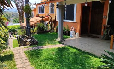 Preciosa casa de 263 m2 con 4 recámaras ubicada sobre Av. Domingo Diez, Col. Chamilpa, Cuernavaca Mor.