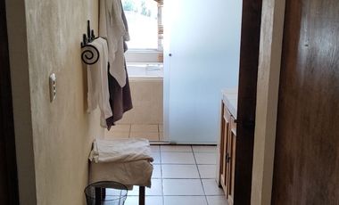 Preciosa casa de 263 m2 con 4 recámaras ubicada sobre Av. Domingo Diez, Col. Chamilpa, Cuernavaca Mor.