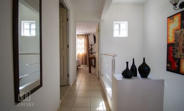 Casa en esquina, amueblada en Senderos del Lago en Jocotepec