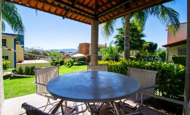 Casa en esquina, amueblada en Senderos del Lago en Jocotepec