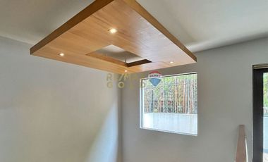 For Sale: 4 bedroom in Residencia Alabang Townhouse inside Alabang Hills