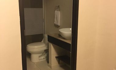 Departamento amueblado en piso 18 de Boca Towers. Incluye agua e internet