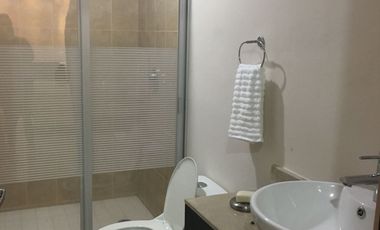 Departamento amueblado en piso 18 de Boca Towers. Incluye agua e internet