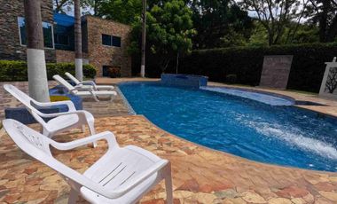 QUINTA UBICADA EN MELGAR LAS BRISAS SE ALQUILA PARA PASADIA O POR NOCHE INFORMES EN LA DESCRIPCION.