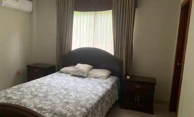 Samborondon, Se renta linda casa amoblada 3 dormitorios con piscina