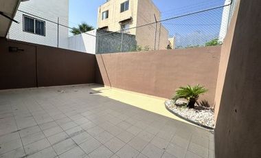 CASA EN VENTA CUMBRES ELITE