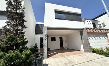 CASA EN VENTA CUMBRES ELITE