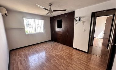 CASA EN VENTA CUMBRES ELITE