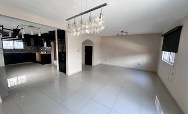 CASA EN VENTA CUMBRES ELITE