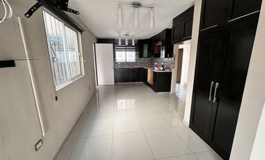 CASA EN VENTA CUMBRES ELITE