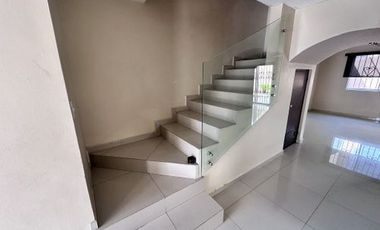 CASA EN VENTA CUMBRES ELITE