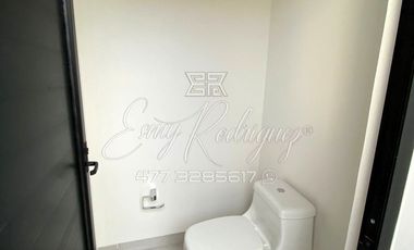 CASA EN RENTA, CAÑADA DEL REFUGIO NORTE, León,Gto; DE LUJO, 3 REC. CON BAÑO, 530m2, 8 AUTOS, PRIVADA, EQUIPADA