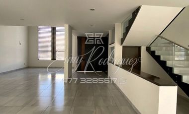 CASA EN RENTA, CAÑADA DEL REFUGIO NORTE, León,Gto; DE LUJO, 3 REC. CON BAÑO, 530m2, 8 AUTOS, PRIVADA, EQUIPADA