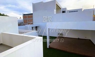 CASA EN RENTA, CAÑADA DEL REFUGIO NORTE, León,Gto; DE LUJO, 3 REC. CON BAÑO, 530m2, 8 AUTOS, PRIVADA, EQUIPADA