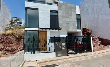 Casa en Venta Paisajes del Tesoro