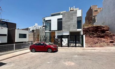 Casa en Venta Paisajes del Tesoro