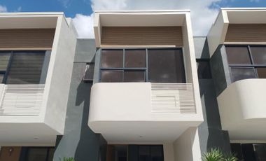 Townhouse with 3 Bedrooms and 2 Car Garage FOR SALE in Antipolo, Rizal (near Robinson’s Mall Antipolo) PH2858