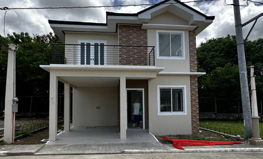 House and Lot for Sale in Dasmarinas Cavite near La Salle & Aguinaldo Highway
