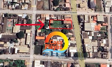 Vendo Casa Rentera y Comercial en El Centro de Playas Villamil, Av Paquisha