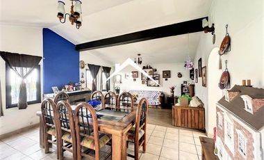 Bonita casa de un nivel en Las Águilas