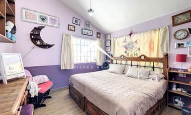 Bonita casa de un nivel en Las Águilas
