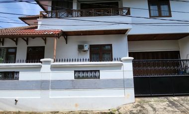 Rumah second akses jalan lebar di Tebet Timur Jakarta Selatan