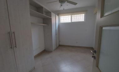 Samborondon, Renta de linda casa 3 Dormitorios con Vista al Lago