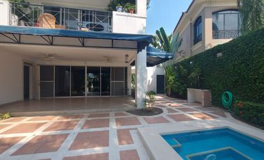 Samborondon, Renta de linda casa 3 Dormitorios con Vista al Lago