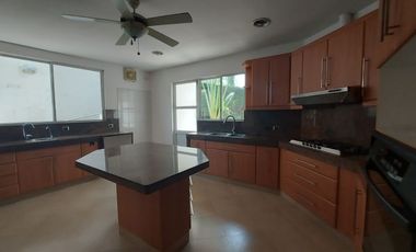 Samborondon, Renta de linda casa 3 Dormitorios con Vista al Lago