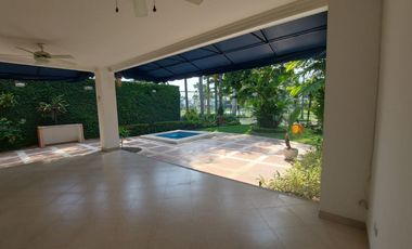 Samborondon, Renta de linda casa 3 Dormitorios con Vista al Lago