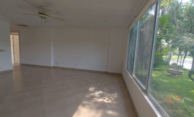 Samborondon, Renta de linda casa 3 Dormitorios con Vista al Lago