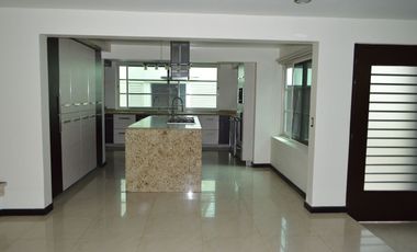 Ubicadísima residencia en Country Club